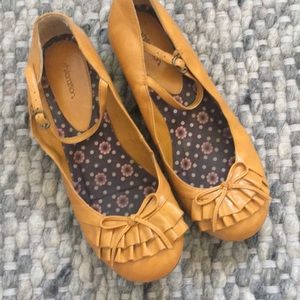 Xhilaration mustard yellow small wedge shoe